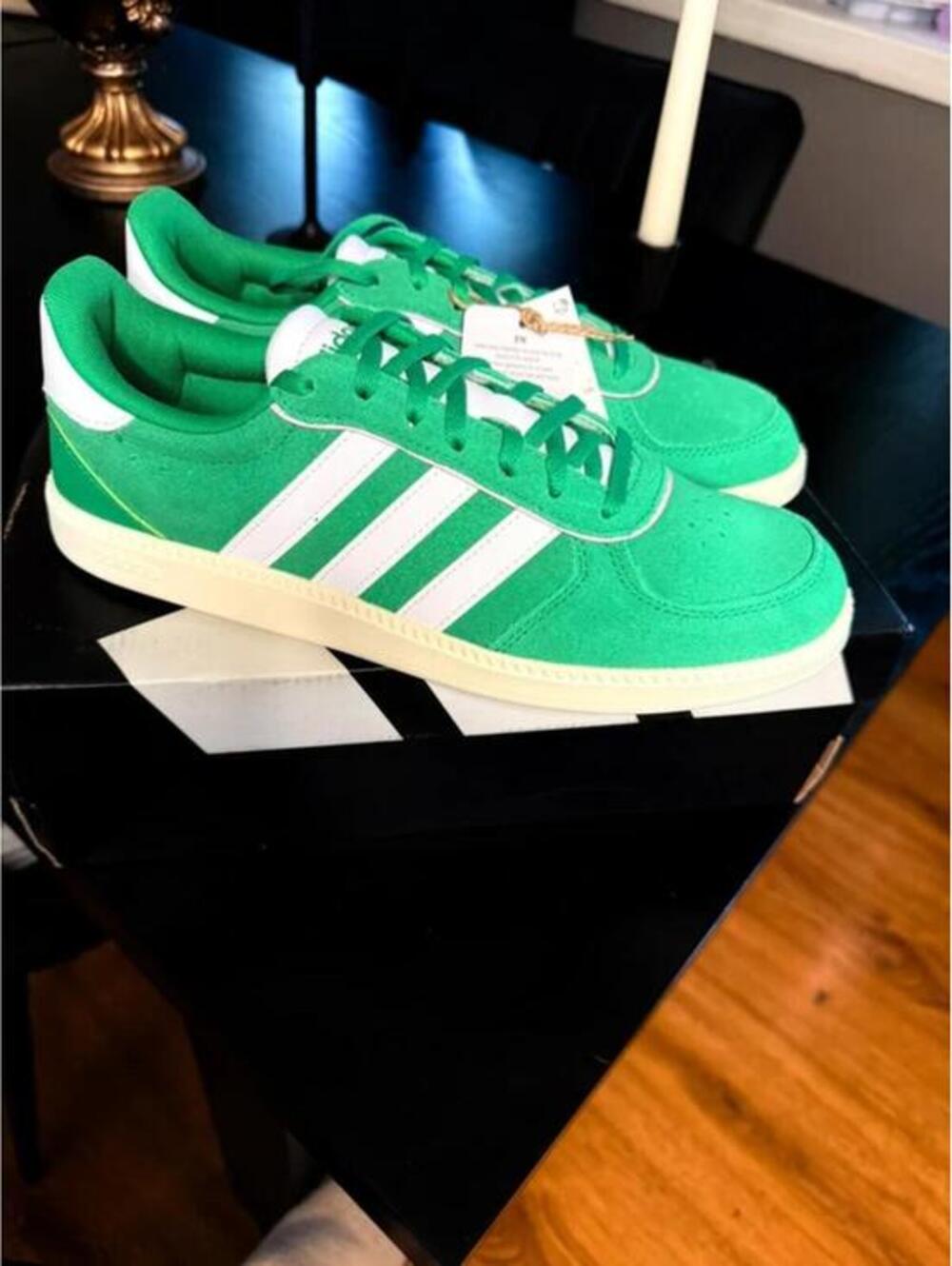 Adidas Breaknet Sleek Green Suede Sneakers Women’s 8.5 White Stripe NWT
